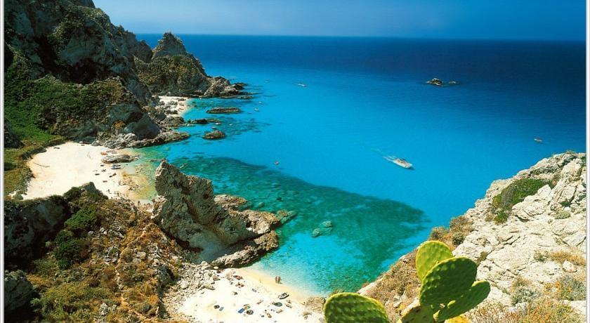 Gullo Capo Vaticano Hotel Ricadi Bagian luar foto